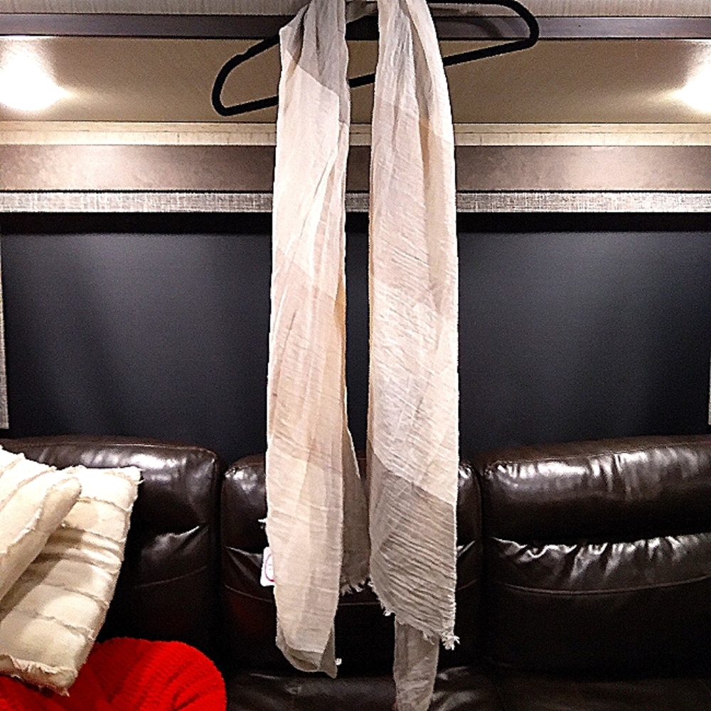 Beautiful cream and light grey scarf